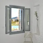 Paros Isterni Magnifique Avec Piscine Vue Mer, A 3 Min De La