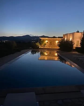 Villa Paros Isterni Magnifique Avec Piscine Vue Mer, A 3 Min De La Isterni (Paros)