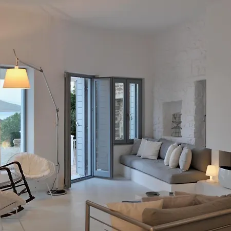 Villa Paros Isterni Magnifique Avec Piscine Vue Mer, A 3 Min De La Isterni (Paros)