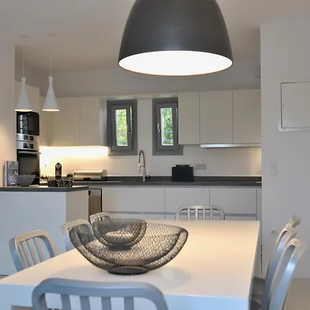 Paros Isterni Magnifique Avec Piscine Vue Mer, A 3 Min De La Villa