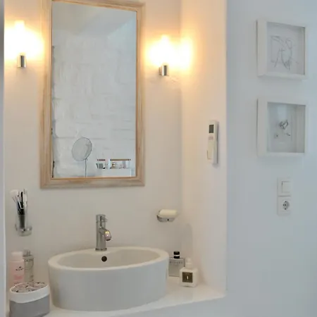 Paros Isterni Magnifique Avec Piscine Vue Mer, A 3 Min De La Villa