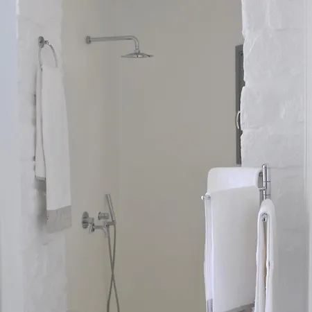Paros Isterni Magnifique Avec Piscine Vue Mer, A 3 Min De La Villa