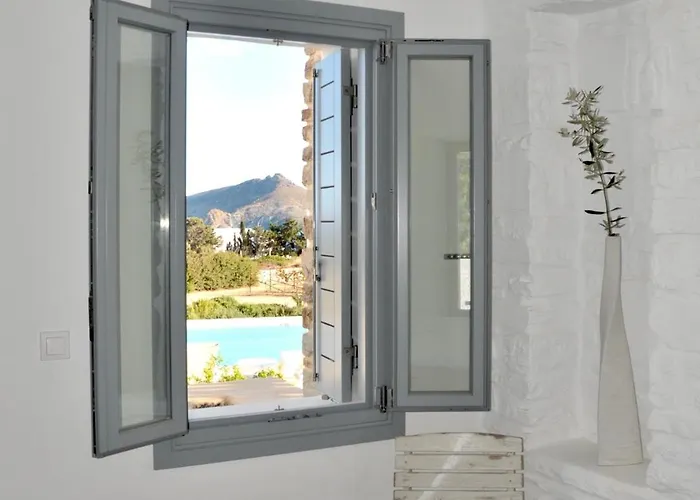 Paros Isterni Magnifique Avec Piscine Vue Mer, A 3 Min De La