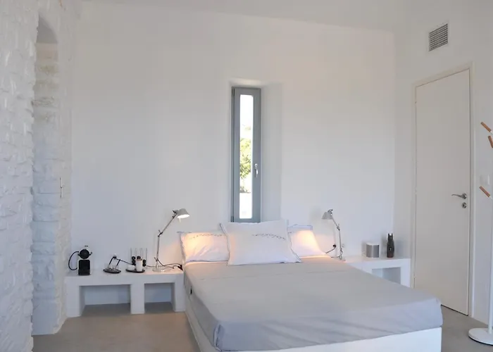 Villa Paros Isterni Magnifique Avec Piscine Vue Mer, A 3 Min De La *